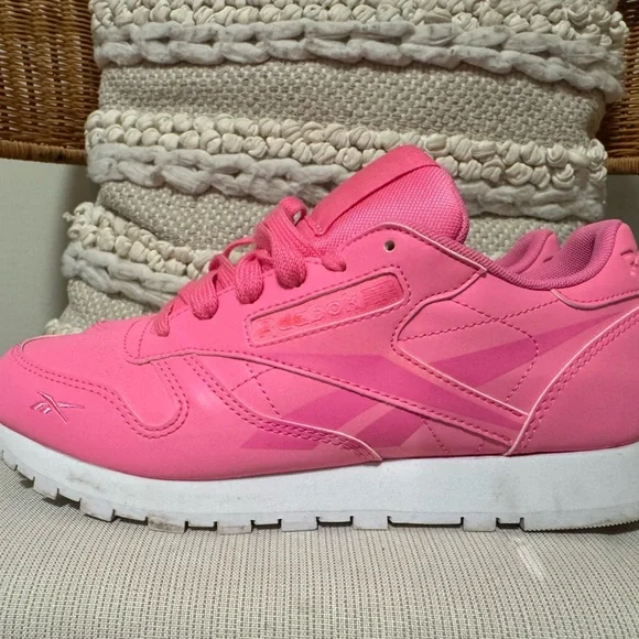 Fuchsia pink Reebok trainers - Picture 2 of 6